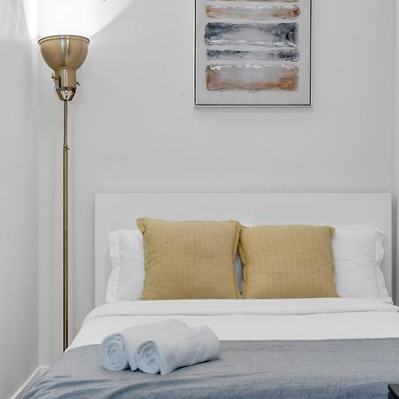 Spadina Modern Suites Toronto Esterno foto