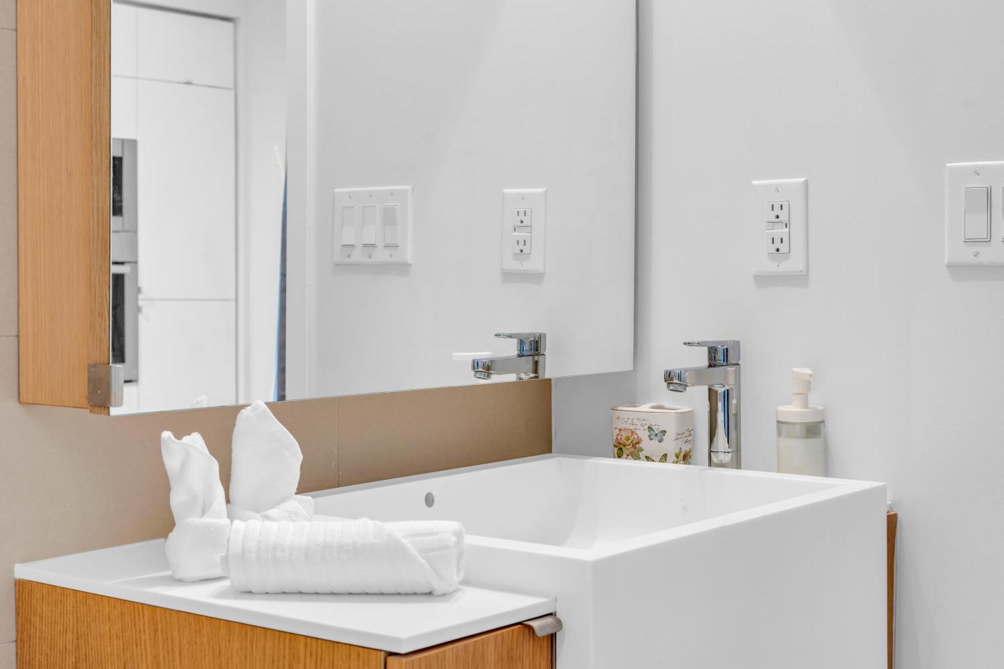 Spadina Modern Suites Toronto Esterno foto